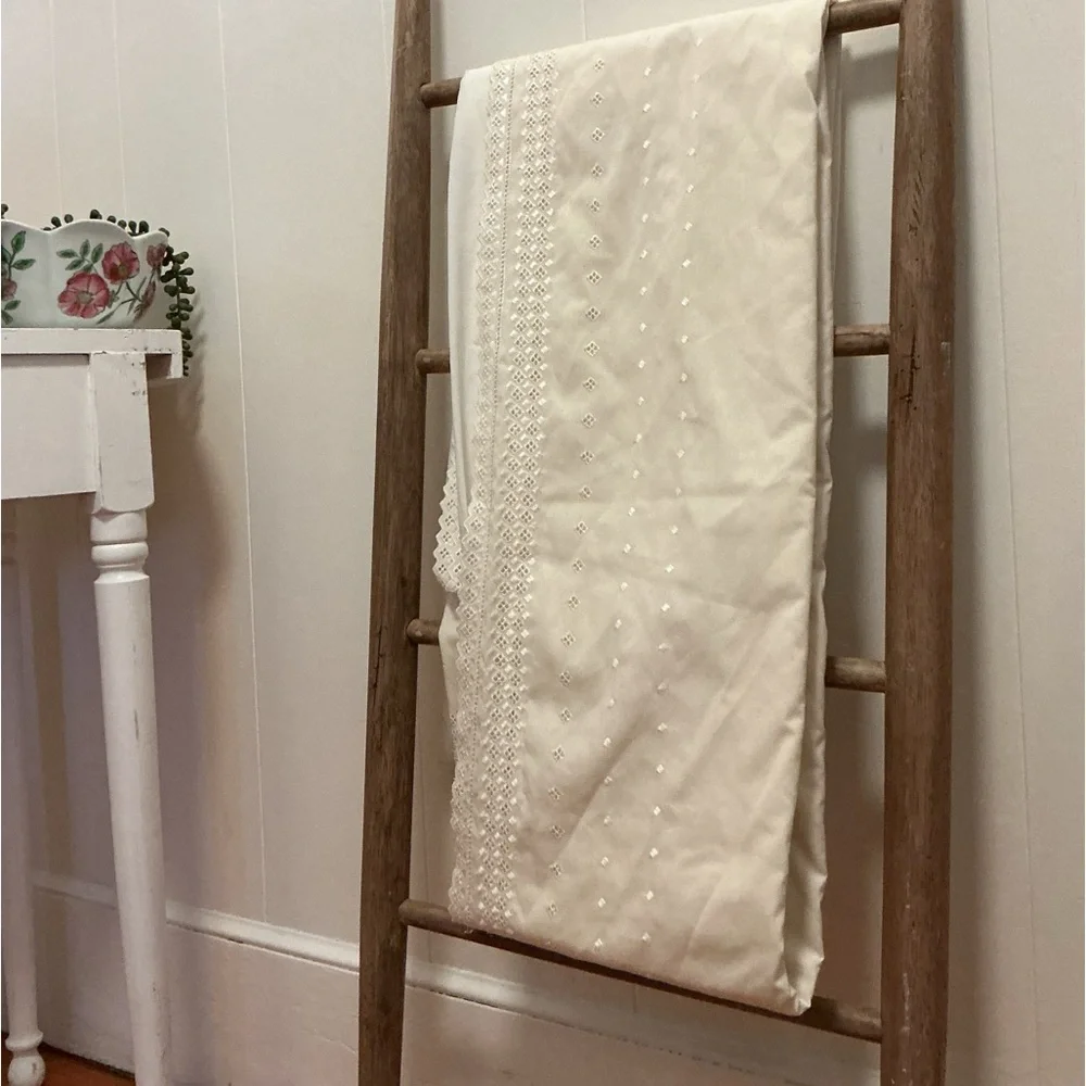 Vintage Martex Eyelet Bedskirt